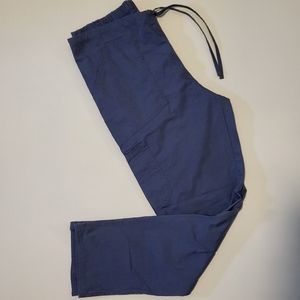 Scrub Star Medium, slate gray pants
